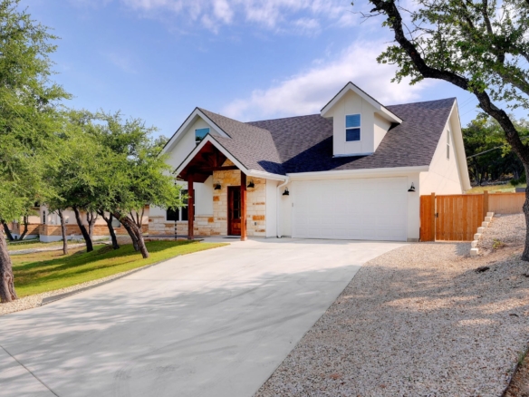 110 Brooklynn Ln, Canyon Lake, TX 78133