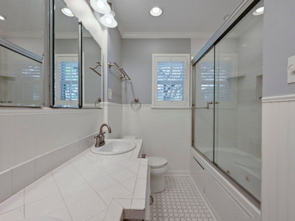 3103_South_Oak_Drive_0018