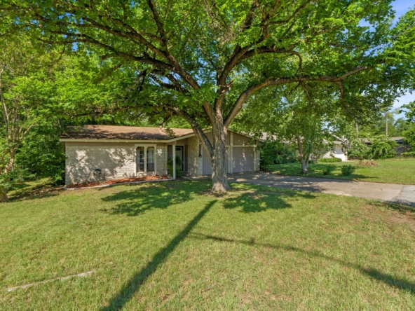 5105_Stone_Gate_Drive_0003