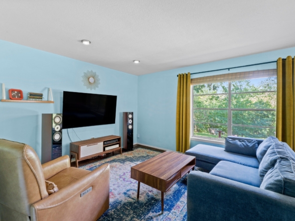 5105_Stone_Gate_Drive_0005