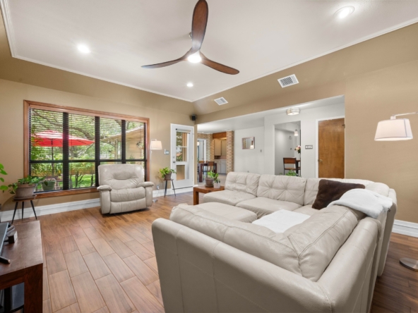 7303_Carlwood_Drive_0009