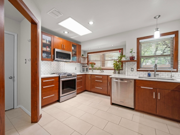 7303_Carlwood_Drive_0015