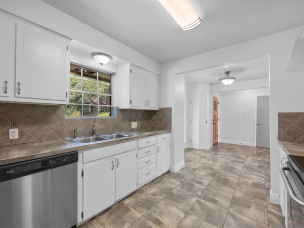 8006_Red_Willow_Drive_0012